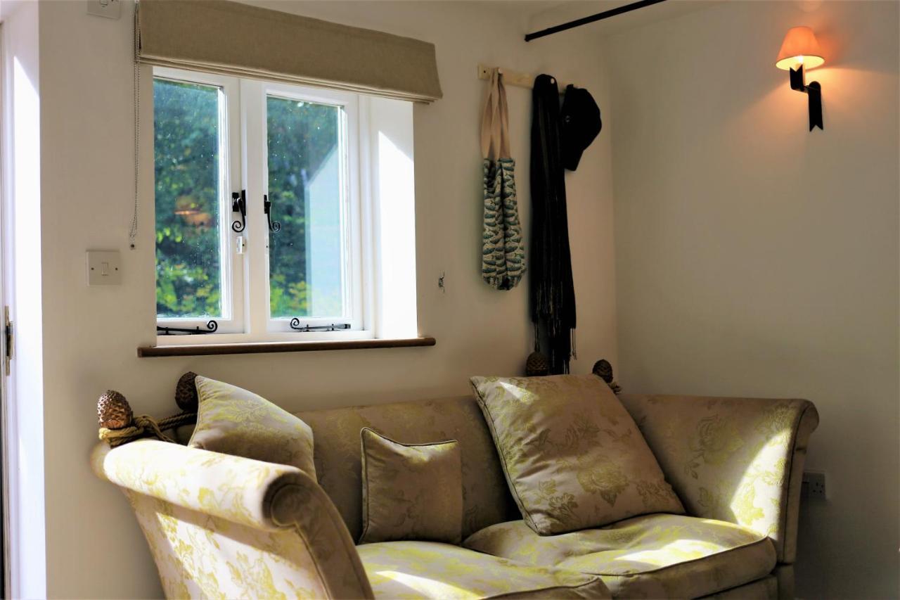 Baptist Cottage Cheverell Bagian luar foto